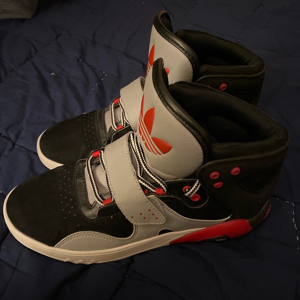 Adidas Roundhouse Mid Size 6 1/2